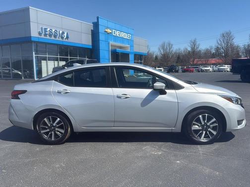Brilliant Silver Metallic 2025 Nissan Versa 1.6 SV