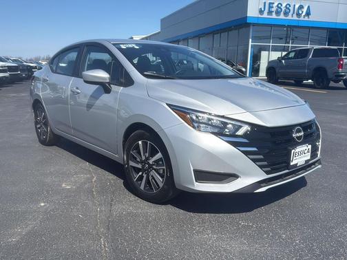 Brilliant Silver Metallic 2025 Nissan Versa 1.6 SV