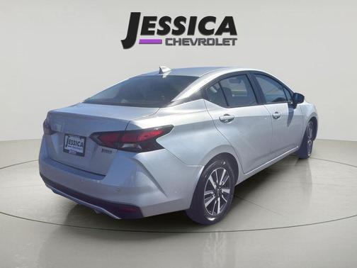 Brilliant Silver Metallic 2025 Nissan Versa 1.6 SV