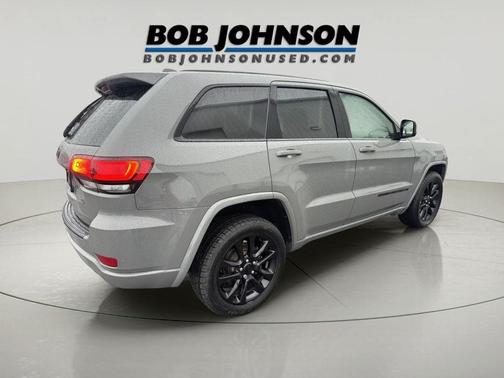 2022 Jeep Grand Cherokee Laredo