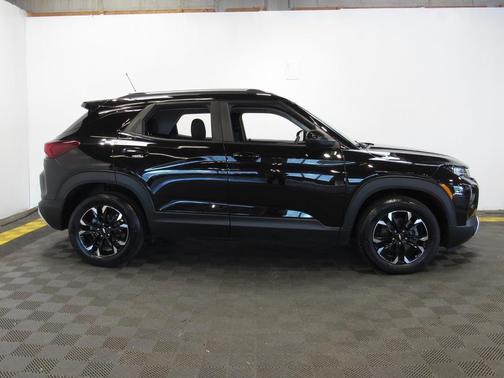 Mosaic Black Metallic 2023 Chevrolet Trailblazer LT