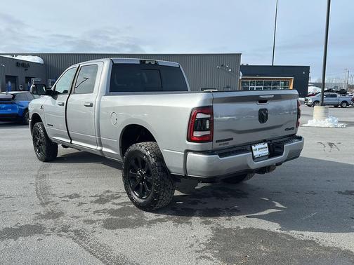 2022 RAM 3500 Big Horn Crew Cab 4x4 6'4' Box