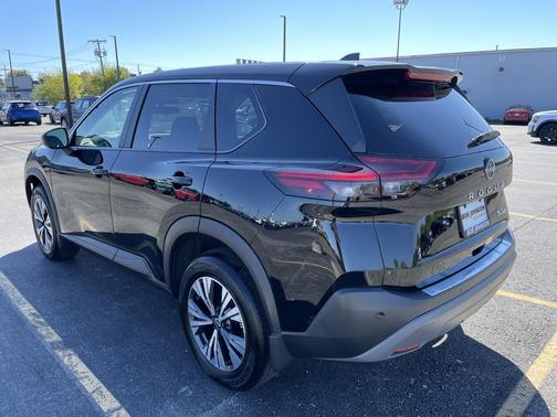 2022 Nissan Rogue SV