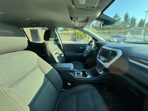 2023 GMC Acadia AWD SLE