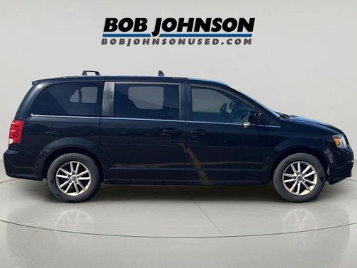 Black Onyx Crystal Pearlcoat 2019 Dodge Grand Caravan SXT