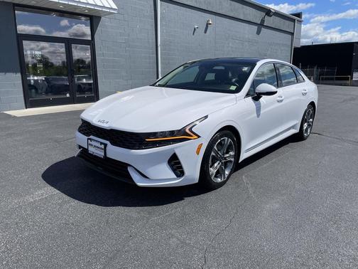 Glacial White Pearl 2023 Kia K5 EX