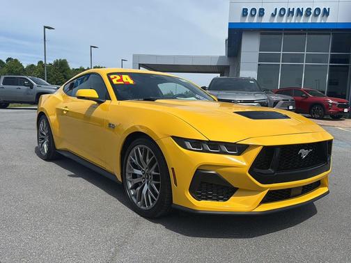 Yellow Splash Metallic Tri-coat 2024 Ford Mustang GT Premium