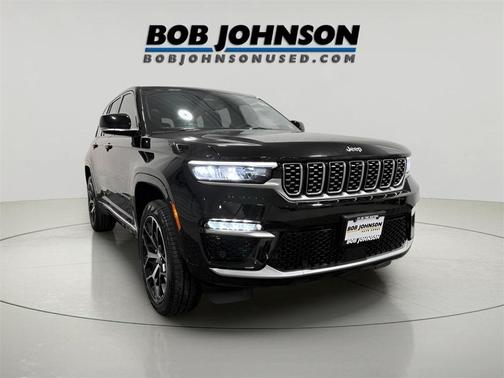 2022 Jeep Grand Cherokee Summit