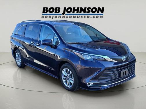 2024 Toyota Sienna XLE