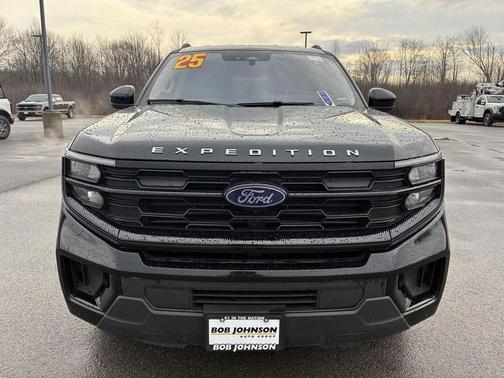 Agate Black 2025 Ford Expedition Max Active 4x4