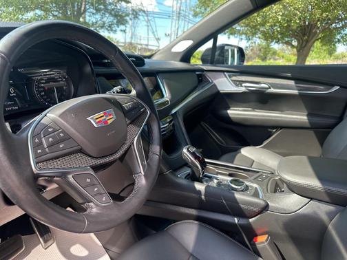 2024 Cadillac XT5 Sport