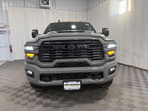 Ceramic Gray Clearcoat 2026 RAM 2500 Black Express Crew Cab 4x4 6'4' Box