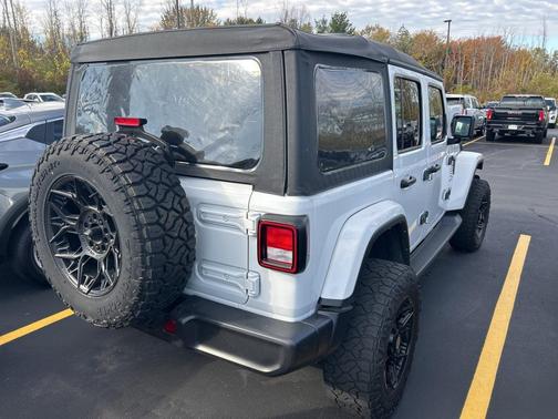 2022 Jeep Wrangler Unlimited Sahara