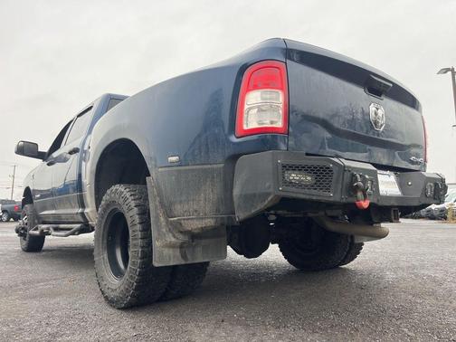 2022 RAM 3500 Tradesman Crew Cab 4x4 8' Box