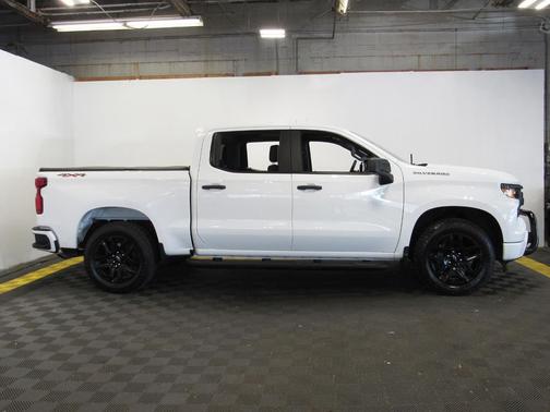 Summit White 2023 Chevrolet Silverado 1500 Custom