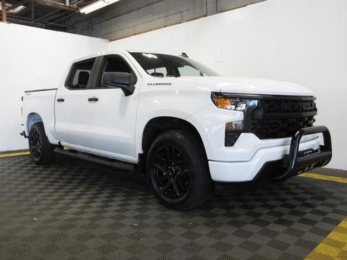 Summit White 2023 Chevrolet Silverado 1500 Custom
