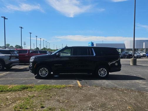 Black 2025 Chevrolet Suburban LT