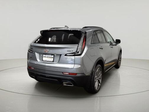 Argent Silver Metallic 2023 Cadillac XT4 Sport