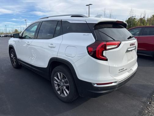 2022 GMC Terrain SLT