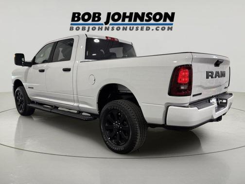 Bright White Clearcoat 2026 RAM 2500 Big Horn Crew Cab 4x4 6'4' Box