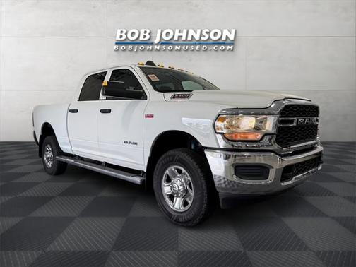 2020 RAM 2500 Tradesman Crew Cab 4X4 6'4' Box