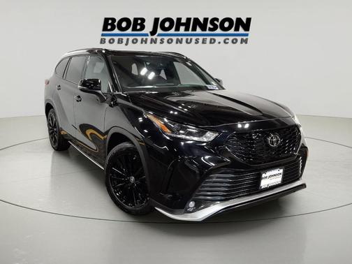 Midnight Black Metallic 2023 Toyota Highlander XSE