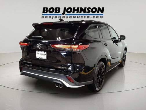 Midnight Black Metallic 2023 Toyota Highlander XSE