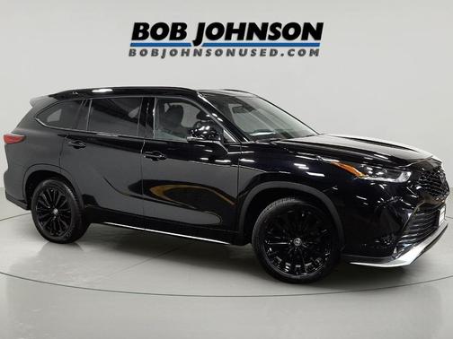 Midnight Black Metallic 2023 Toyota Highlander XSE