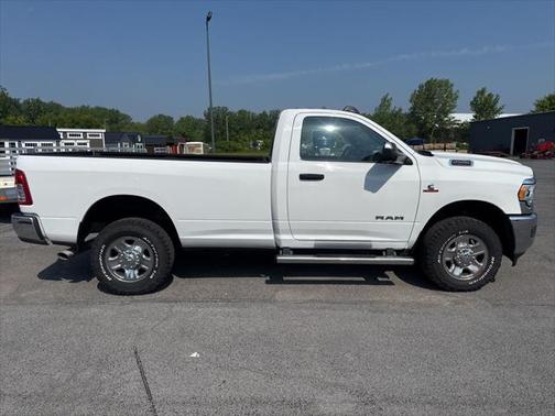 2022 RAM 2500 Tradesman Regular Cab 4x4 8' Box