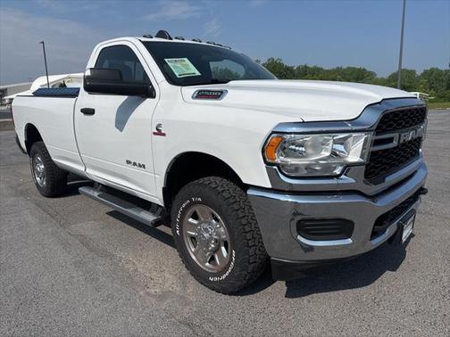 2022 RAM 2500 Tradesman Regular Cab 4x4 8' Box