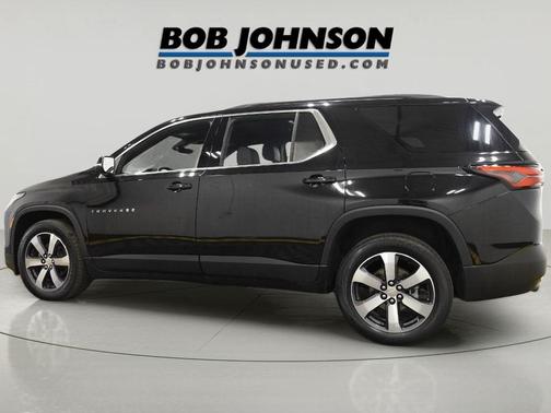 Mosaic Black Metallic 2023 Chevrolet Traverse LT Leather