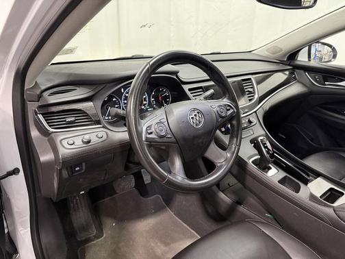 White Frost Tricoat 2017 Buick LaCrosse Essence