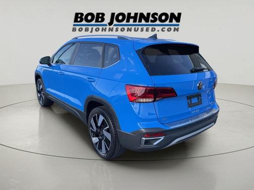 Cornflower Blue 2023 Volkswagen Taos 1.5T SEL