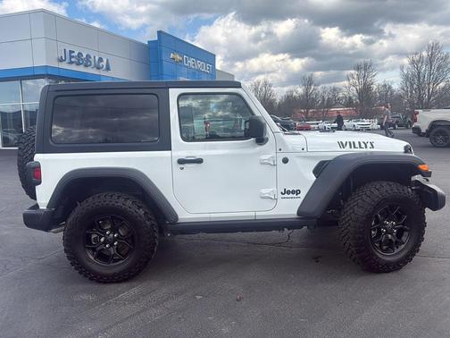 Bright White 2025 Jeep Wrangler Willys
