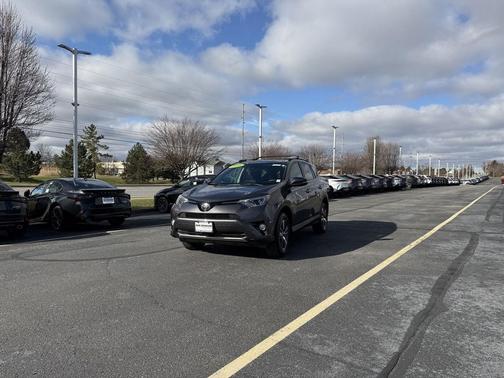 Magnetic Gray Metallic 2016 Toyota RAV4 XLE