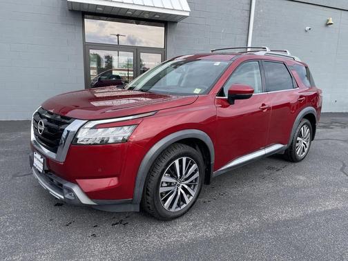 Scarlet Ember Tintcoat 2022 Nissan Pathfinder Platinum 4WD