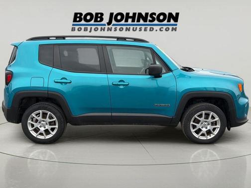 Bikini Metallic Clearcoat 2022 Jeep Renegade Latitude