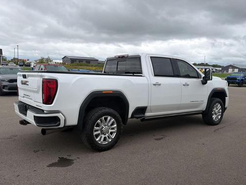 White Frost Tricoat 2022 GMC Sierra 2500 Denali