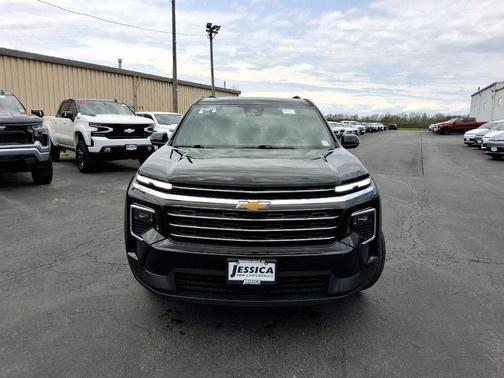 Mosaic Black Metallic 2025 Chevrolet Traverse LT