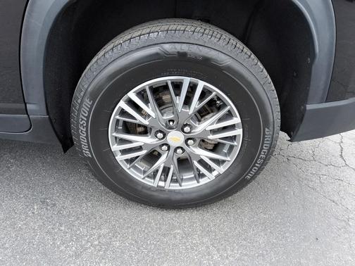 Mosaic Black Metallic 2025 Chevrolet Traverse LT