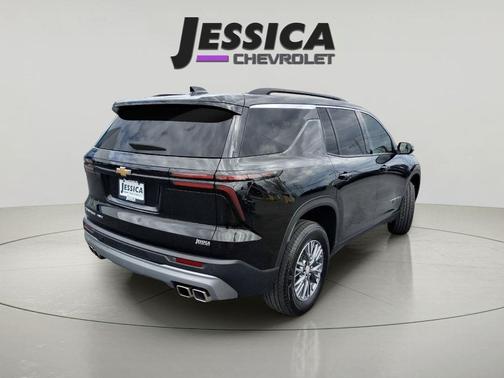 Mosaic Black Metallic 2025 Chevrolet Traverse LT