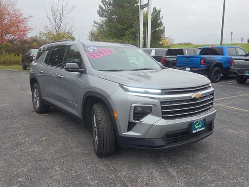 Sterling Gray Metallic 2025 Chevrolet Traverse LT