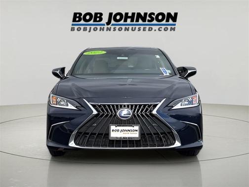 2022 Lexus ES 300h Base