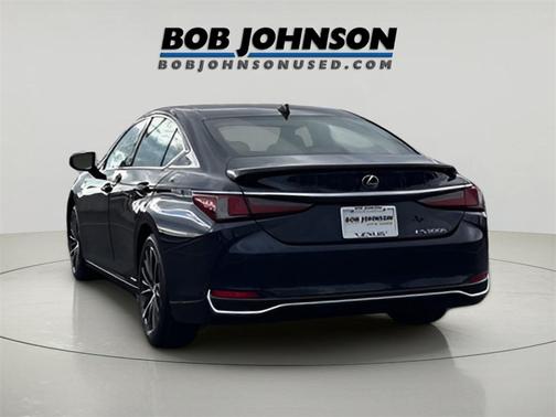 2022 Lexus ES 300h Base