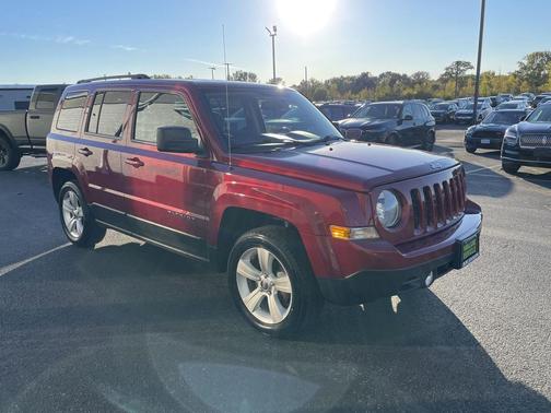 Deep Cherry Red Crystal Pearlcoat 2015 Jeep Patriot Latitude