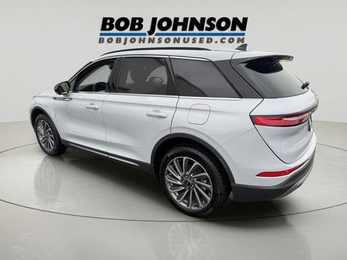 Crystal White Metallic Clearcoat 2025 Lincoln Corsair Reserve