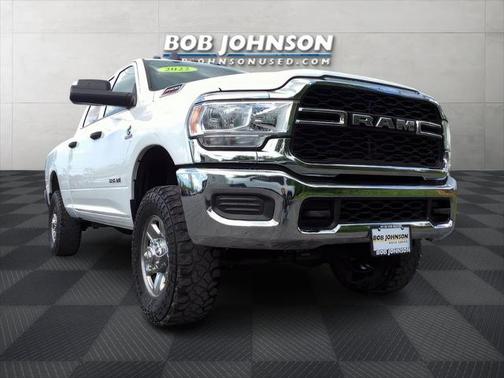 2022 RAM 2500 Tradesman Crew Cab 4x4 6'4' Box