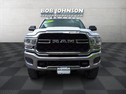 2022 RAM 2500 Tradesman Crew Cab 4x4 6'4' Box