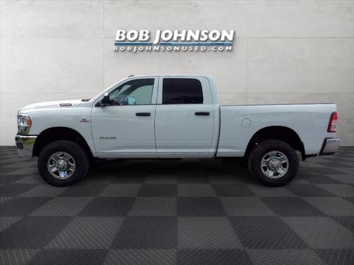 2022 RAM 2500 Tradesman Crew Cab 4x4 6'4' Box