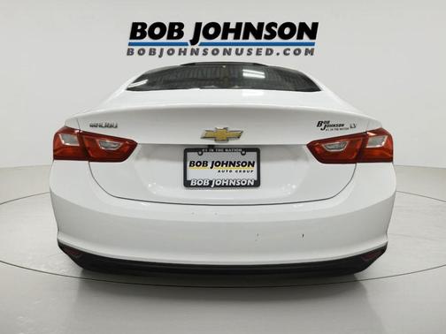 Summit White 2018 Chevrolet Malibu LT